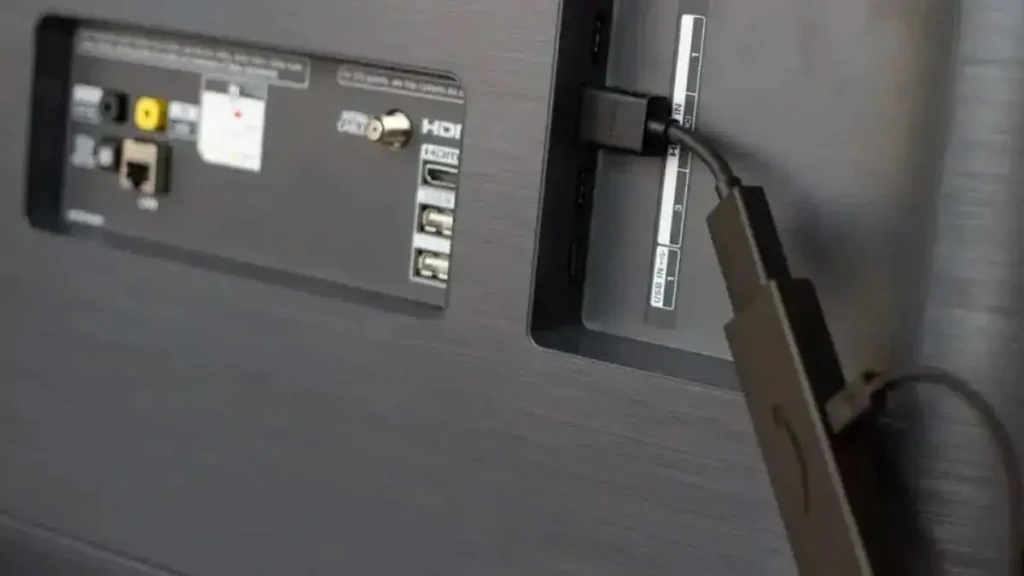 شکل1- ۵ کاربرد پورت USB تلویزیون